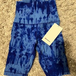 NWT lululemon blue tie-dye biker shorts